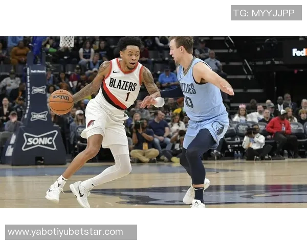 安芬尼西蒙斯谈与马祖拉的默契建立过程及其对球队磨合的积极影响